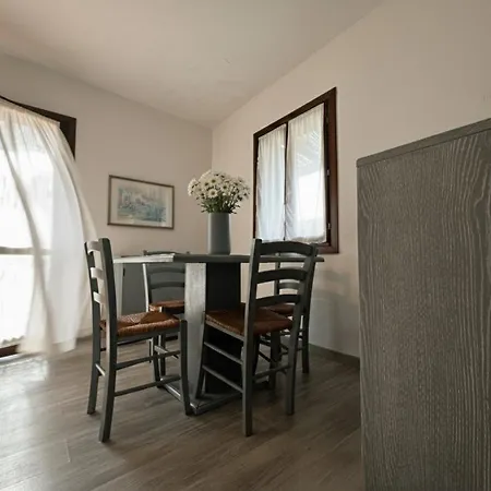 8 Arbousiers 13 * Bonifacio (Corsica)